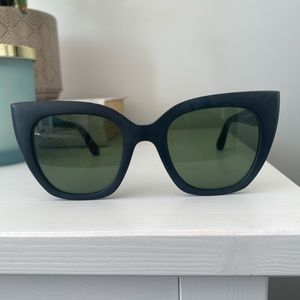 Used TOMS Traveller Sydney sunglasses in matte black